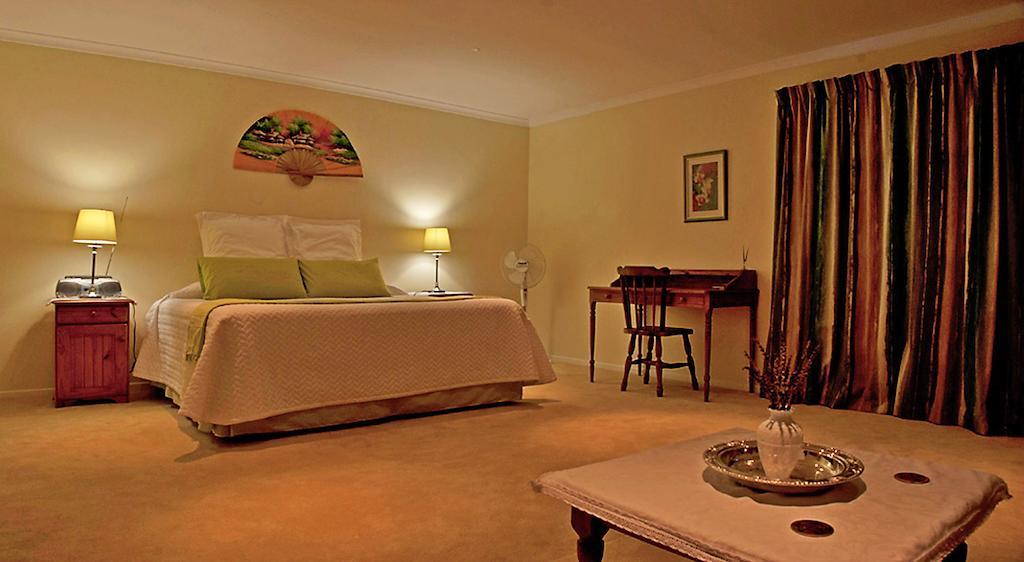 Vineyards Country Home Guest Room Blomtuin Chambre photo